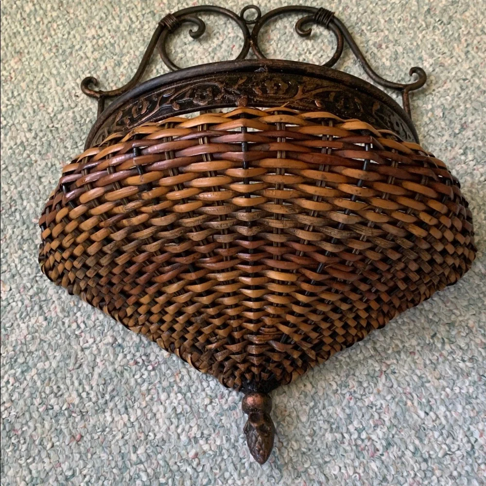 Wicker & Wrought Iron Decorative Wall Pocket. Tuscan Cottagecor Planter Patio